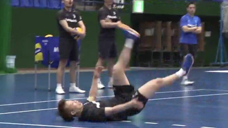 練習中のレシーブも全力