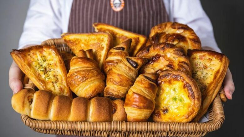 焼き立てパンを提供