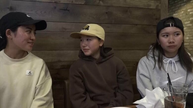 3人の関係性について聞かれると皆「友だち！」と答えた。