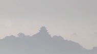 【映像あり】霧に浮かぶ唐津城 佐賀県内に濃霧注意報
