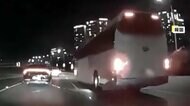 【▶動画はこちら】ハイビームに蛇行…大型バスが“あおり運転”で事故発生　クラクションに“キレた”バス運転手…報復運転の疑いで約52万円罰金刑　韓国