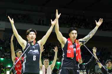 【レバンガ北海道】2点差の接戦を制し8季ぶり5連勝！平日ナイターに5200人 菊地が守備で流れ変え逆転勝ち―ドワイト・ラモスは20得点 富永は徹底マークされながらも11得点