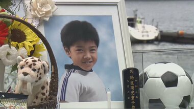 8歳死亡ボート事故で操縦の男逮捕 「毎日思い出すと地獄」両足失った母が明かす胸の内