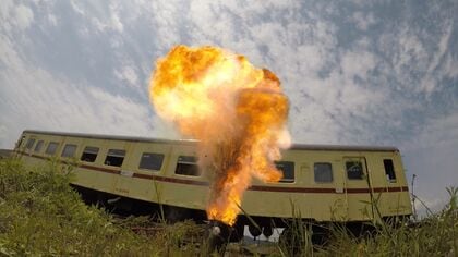 “爆発的人気”なるか　列車、パトカー、火薬…福岡・筑豊ツアーで旅行需要を取り込め！