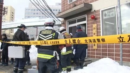 『炭が3つ並んでたき火のように燃えていた』交番に火を付けて燃やそうとした58歳男を現住建造物等放火未遂の疑いで現行犯逮捕…当時飲酒状態「知らない」と容疑否認＜北海道札幌市＞