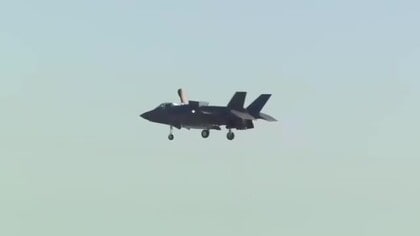 小泉防衛大臣　F-35B垂直着陸訓練を視察　航空自衛隊新田原基地で