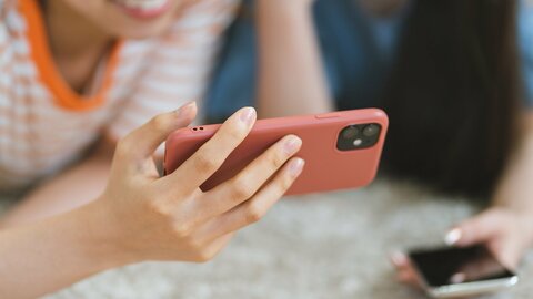 16歳未満のSNS禁止で子どもは守れるのか？世界で広まる青少年への規制強化と専門家が指摘する制度の限界