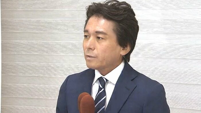 敗戦の弁を述べる松本剛氏