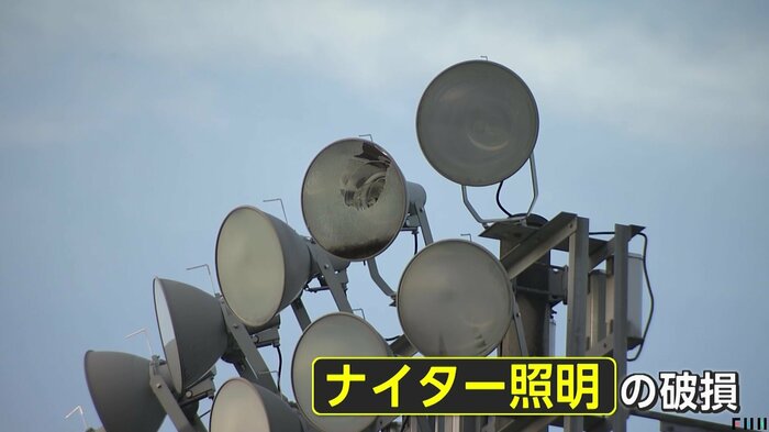 野球場は建設から74年がたち、老朽化が目立つ