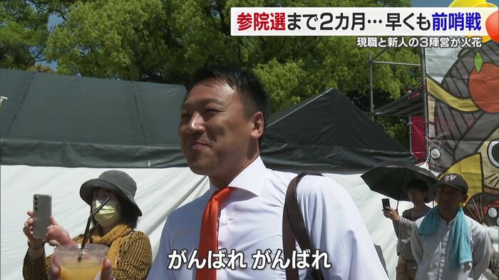 出店者一人一人に声をかけ、交流を深める