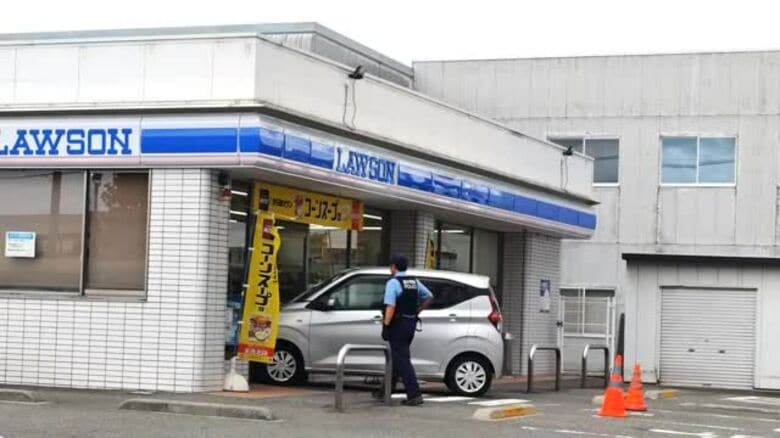 60代女性が運転する軽乗用車がコンビニに突っ込む　店内客や店員を含めけが人なし｜FNNプライムオンライン