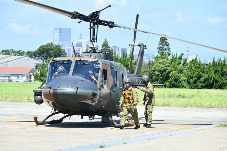 陸上自衛隊のヘリにレーザー照射「生命を脅かす非常に危険な行為」搭乗員や機体への被害なし〈宮城〉|FNNプライムオンライン