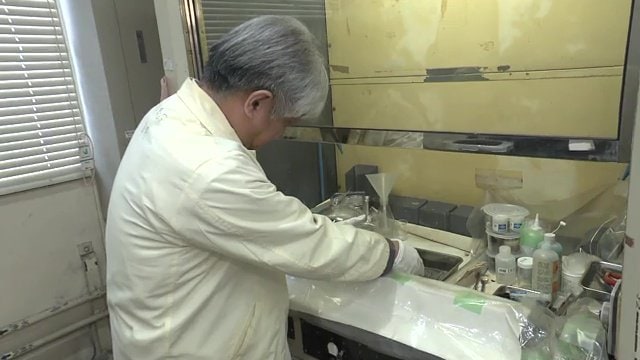 JAEAでは「模擬燃料デブリ」を使った研究を行う