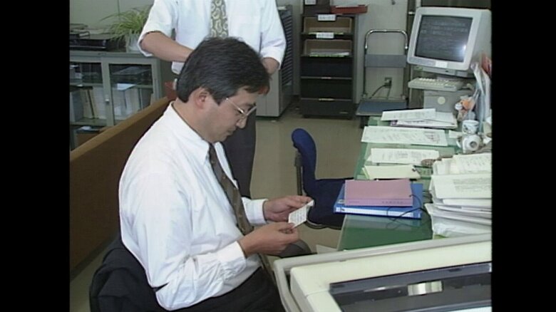 これまで現金が入っていた給料袋はなくなり明細だけに