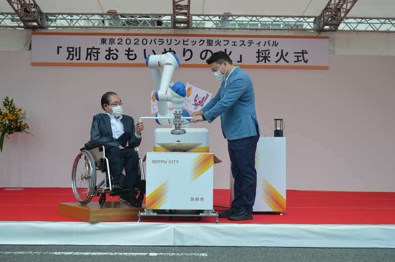 8月に太陽の家で行われた聖火リレーの採火式【写真提供：社会福祉法人太陽の家】