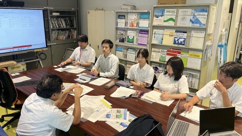 順天堂大学医学部谷川教授へのヒアリングの様子