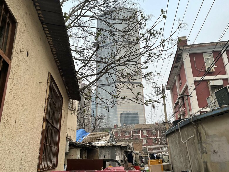 北京市内でも貧富の格差は随所に見られる