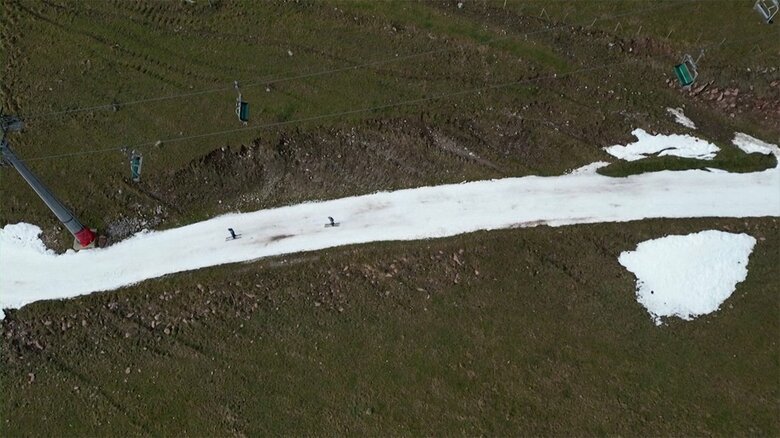 暖冬による雪不足に悩まされるスイスのスキー場