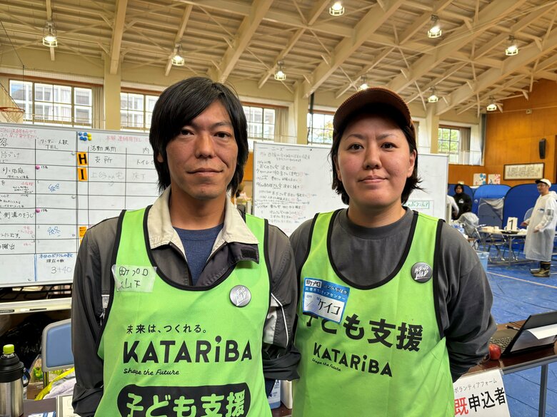 山下さんご夫妻。町野町のボランティアセンターにて