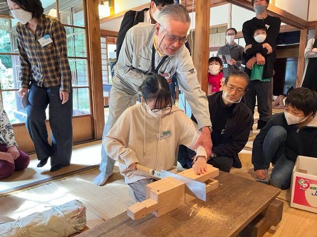 宮大工の大人が子どもたちと学びの場をつくる
