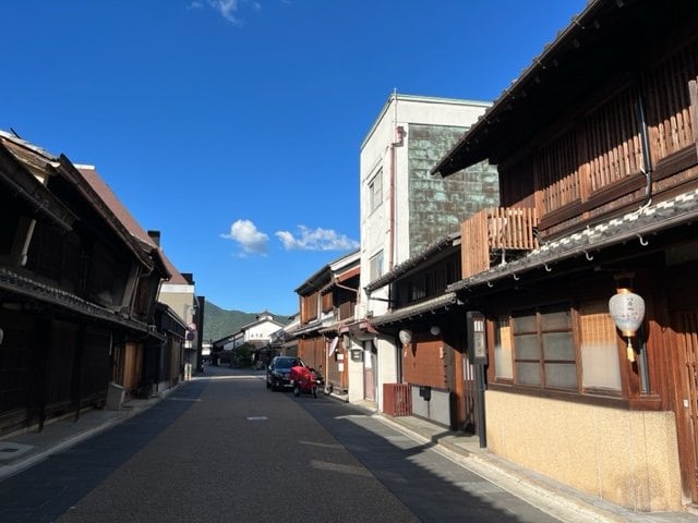 岐阜市の河原町は古い町並みがいまも残る（右手前がアリー）