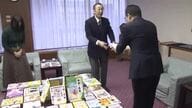 「字を読んで頭の中で想像してほしい」　越前松平家の第20代当主・松平宗紀さんが児童に本をプレゼント　福井
