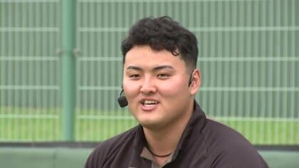 佐々木麟太郎選手、岩手・花巻市で子どもたちと交流　豪快なフルスイングに大歓声