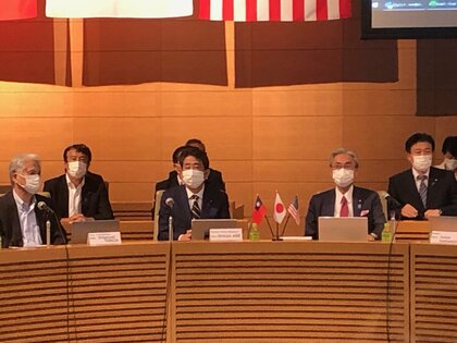 安倍前首相が中国を強く牽制「香港で起こったことが台湾で起こってはならない」　