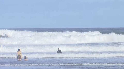 サーフィン中の50歳男性死亡　海水浴場でうつぶせに…台風7号の影響で波浪注意報も　茨城・大洗町