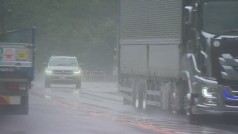 飲酒運転で対向車線の車に衝突、音楽家(42)の男を危険運転致傷の疑いで逮捕　対向車の6人が骨折など重軽傷　「正常な運転が困難ではない」と一部否認