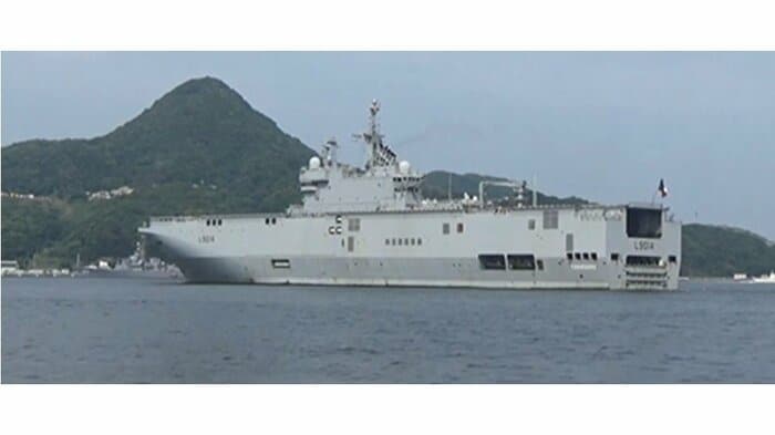 フランス軍強襲揚陸艦「トネール」 長崎・佐世保港 5月 提供:海上自衛隊