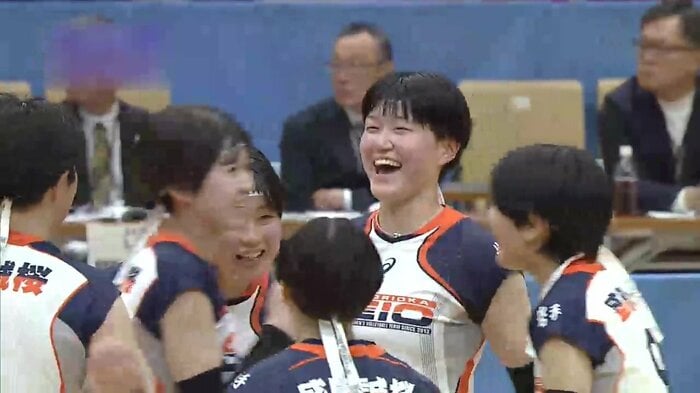 県大会決勝戦で第1セットで7得点の三浦亜香選手