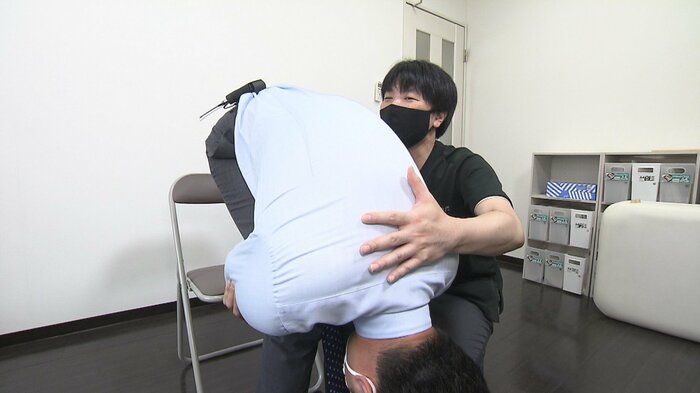 お尻を上げて自分で10秒カウント