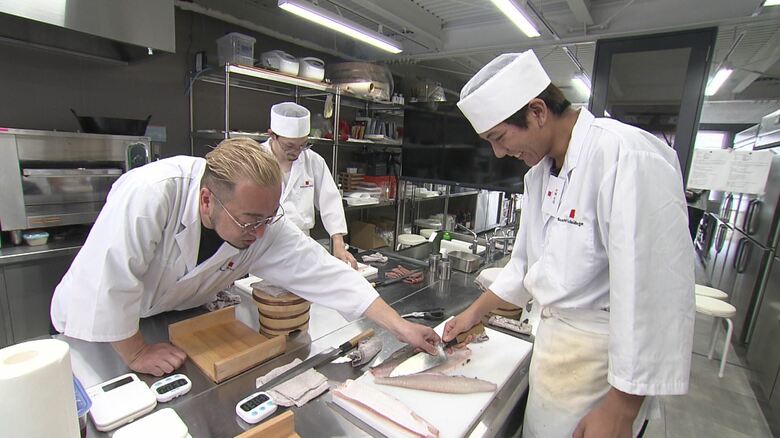 昔は“飯炊き3年 握り8年”今は数カ月で技術学べる「寿司職人の養成学校」　海外での活躍を夢見て集う受講生｜FNNプライムオンライン