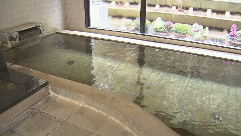 記録的な少雨で給水制限…休業の温泉施設が約1か月半ぶりに営業再開　客「気持ちいい」「水の大切さがわかった」　長野・筑北村｜FNNプライムオンライン