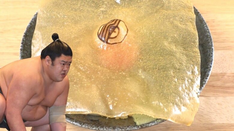 商品自体も覆って隠す…“一歩目が苦手”な元力士が始めた『人見知りうどん』新食感のパリパリ麺が人気に｜FNNプライムオンライン