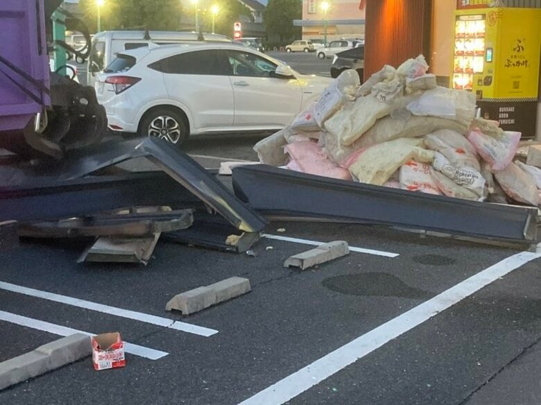【速報】倉敷市中島で突風か　うどん店の屋根がはがれ破損　ケガ人なし【岡山】｜FNNプライムオンライン