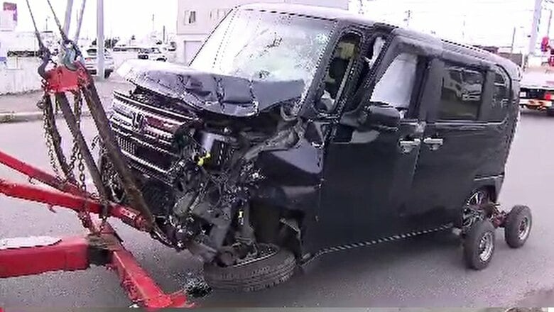 2歳女児の意識戻らず―祖母運転の軽乗用車がトラックと衝突―事故当時、女児は後部座席の「チャイルドシート」に座っていたことが判明＜北海道札幌市＞｜FNNプライムオンライン