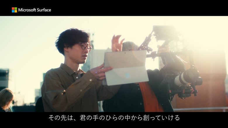 Surfaceで動画制作をする清水良広さん