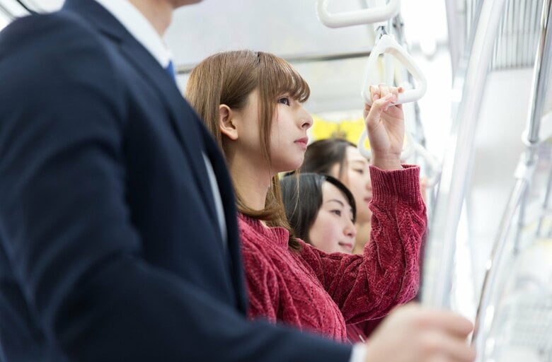 公共交通機関は苦しくなった時に逃げられない、誰も助けてくれないという感覚を伴い症状が出やすい