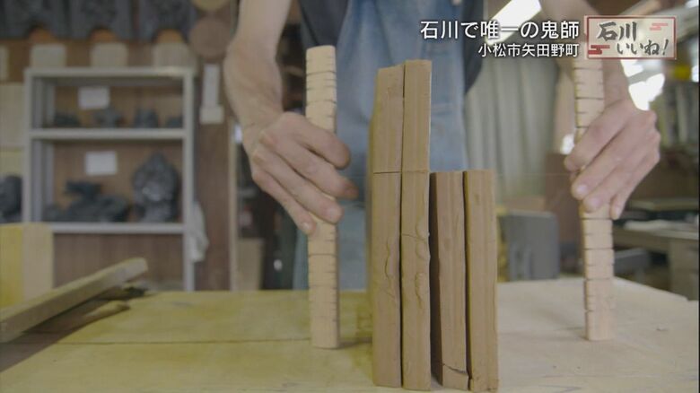 職人の技術が頼りの地道な作業が続く