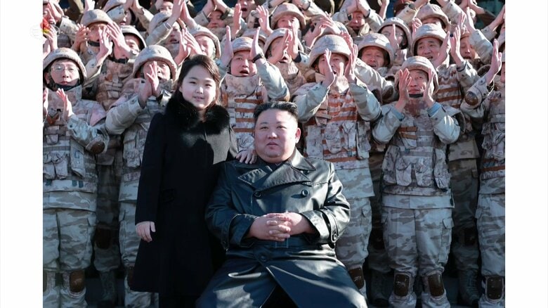 朝鮮中央テレビ（2022年11月27日放送）より