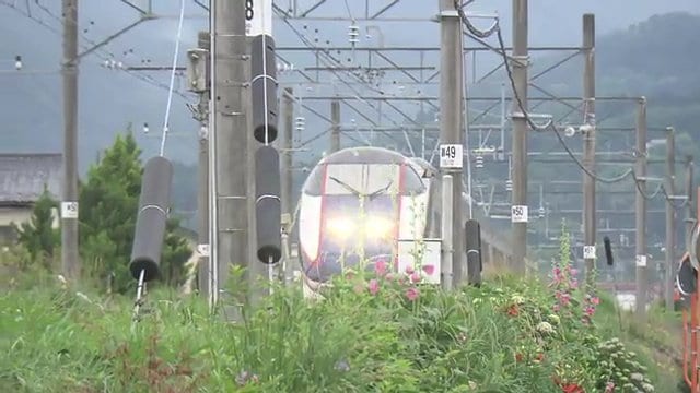 在来線の線路を走る山形新幹線は遅延しやすい