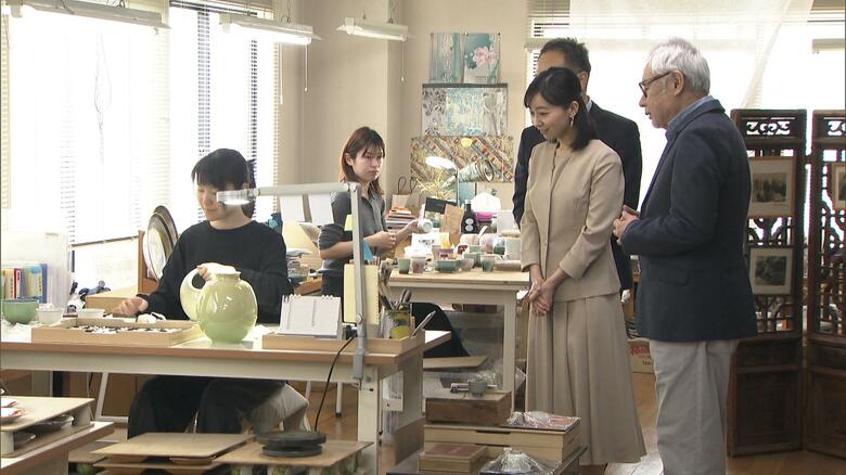 九谷焼の説明を受けられた