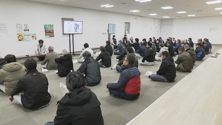朝6時からの朝礼　被ばく管理のほか作業や装備の確認を入念に行う