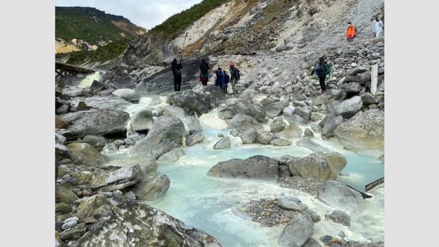 秘湯として話題に　ルールと守らない登山者も
