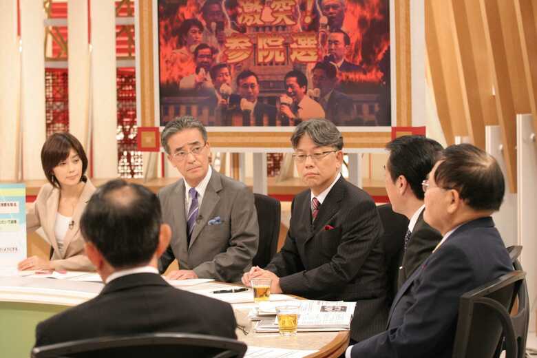 解説委員として「新・報道2001」に出演する平井文夫氏