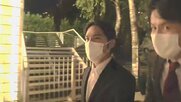 小室圭さん ニューヨークの法律事務所へ 一時帰国前に にこやかに一礼する姿も