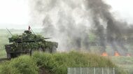 富士総合火力演習　「25式高速滑空弾」の発射機を初公開　砲弾の破裂事故があった「10式戦車」は射撃見送り