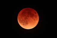 5月26日は“スーパームーン皆既月食” 次回は12年後! 楽しむためのポイントを国立天文台に聞いた